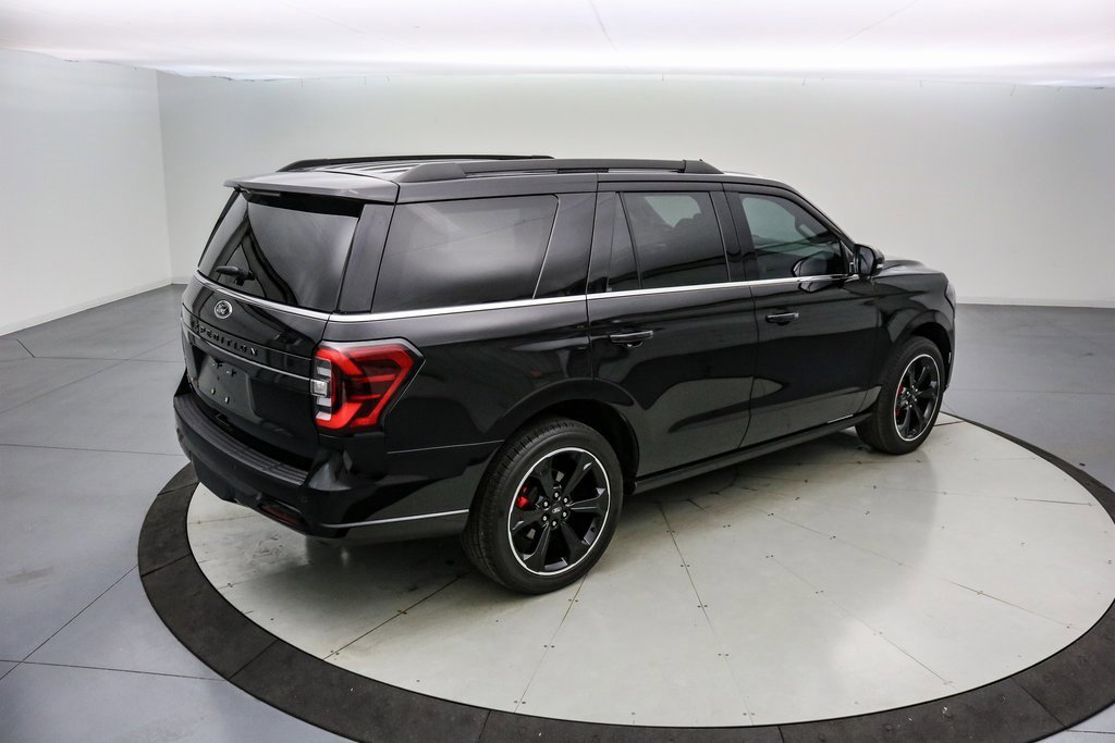 Certified 2022 Ford Expedition Limited w/ Equipment Group 304A image 5