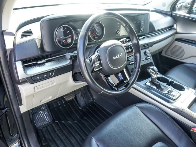 Used 2023 Kia Carnival LX FWD image 14