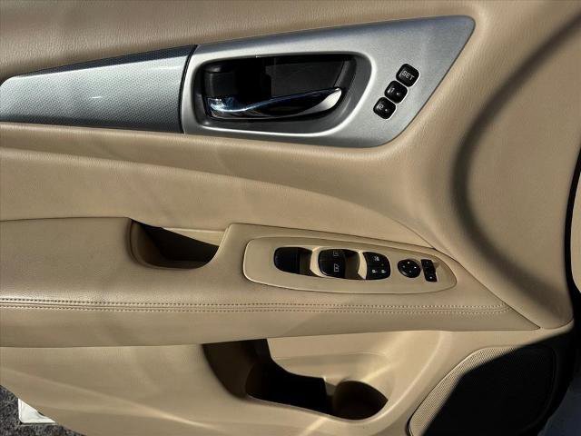 Used 2018 Nissan Pathfinder SL image 19