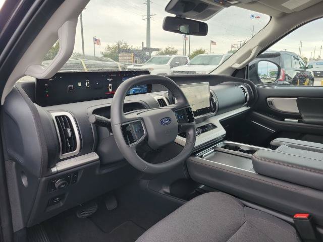 Certified 2025 Ford Expedition Active AWD/4WD image 17