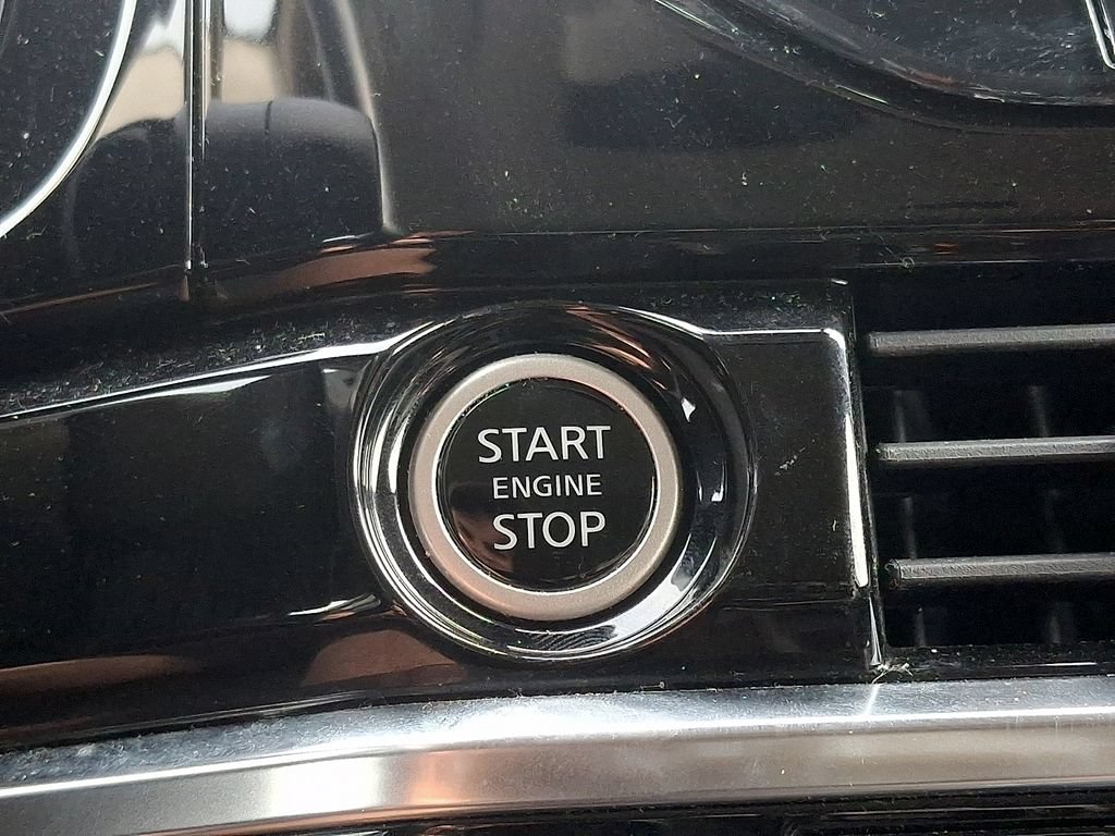 Used 2022 Nissan Pathfinder SL AWD/4WD image 25