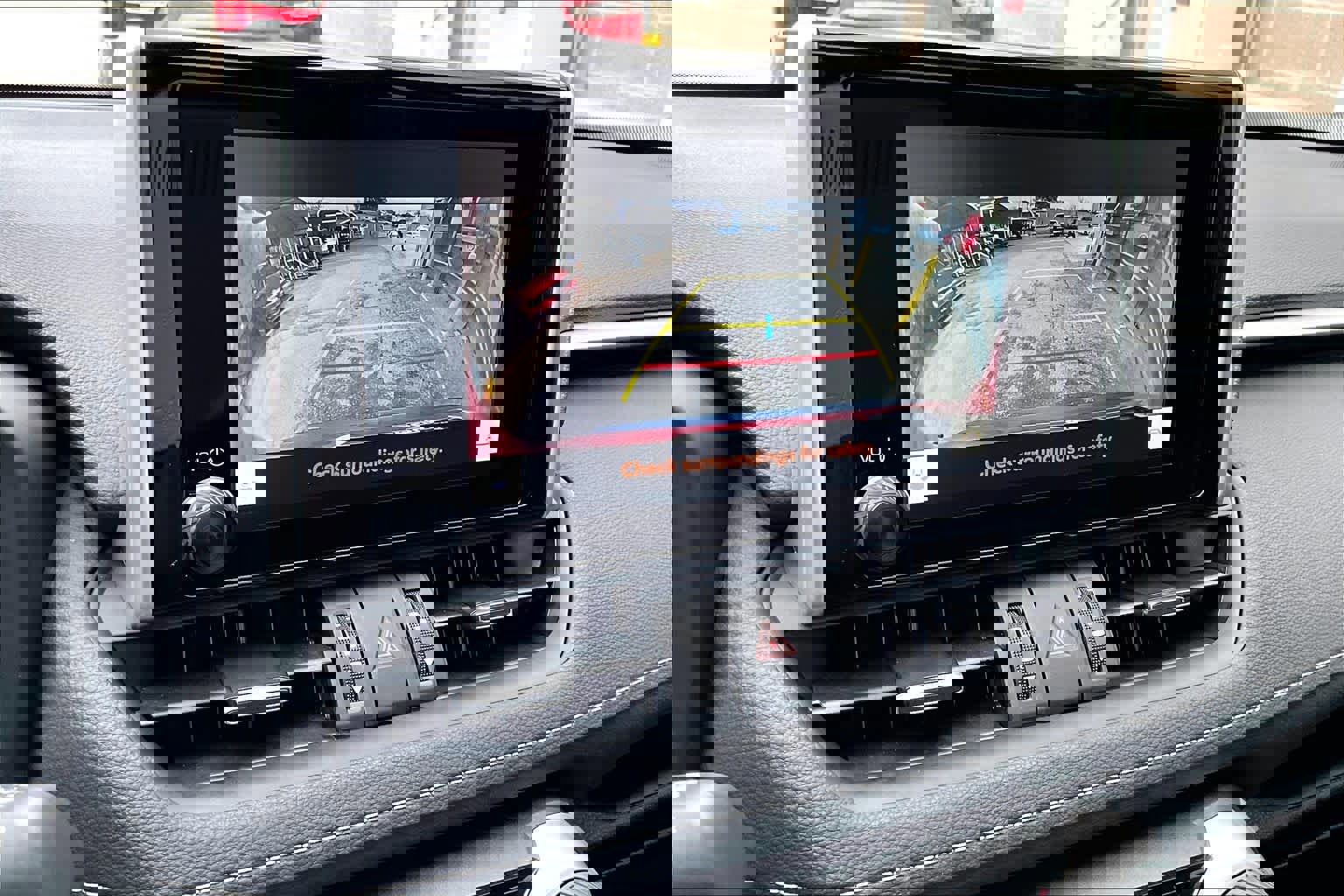 Used 2025 Toyota RAV4 XLE Premium image 30