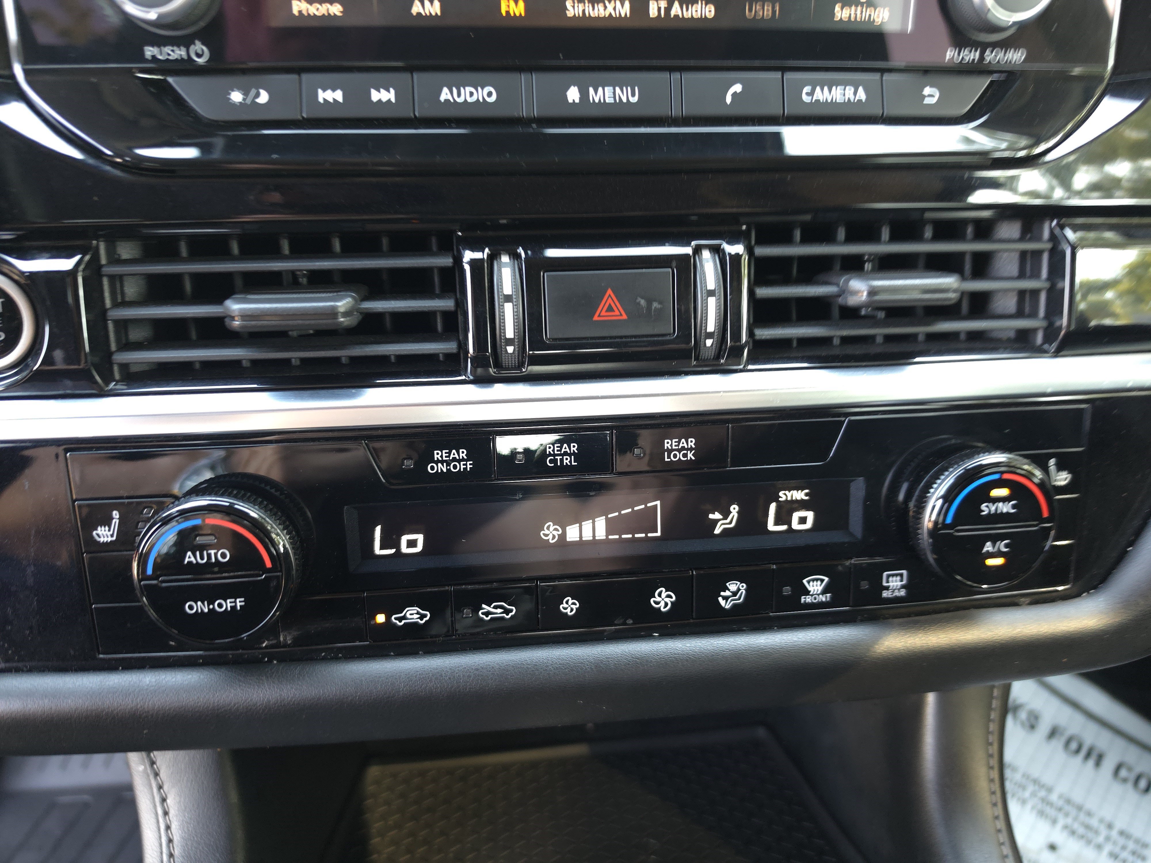 Used 2022 Nissan Pathfinder SV w/ SV Premium Package AWD/4WD image 24