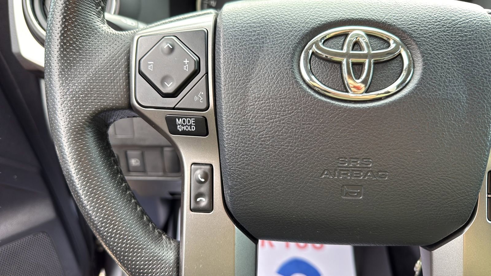 Used 2020 Toyota Tacoma SR5 w/ SR5 Appearance Package (SM) RWD image 14