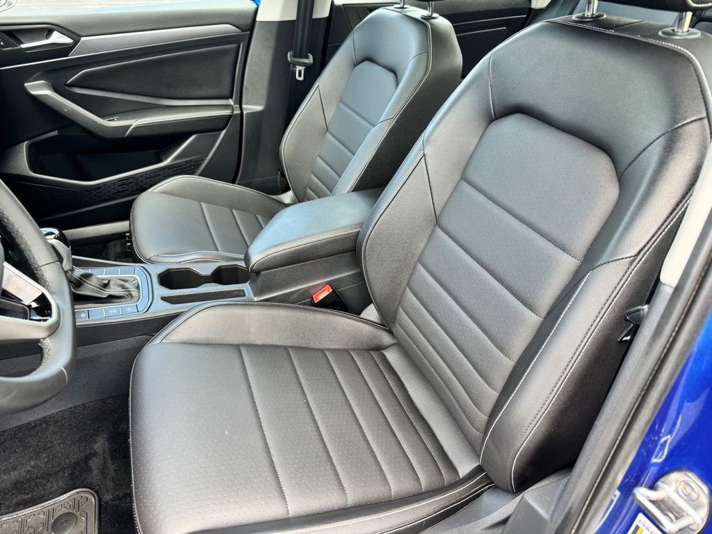 Used 2022 Volkswagen Jetta SE FWD image 17