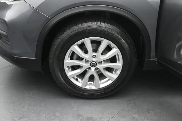 Used 2020 Nissan Rogue SV FWD image 32