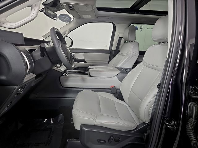 Certified 2025 Ford Expedition Active AWD/4WD image 15