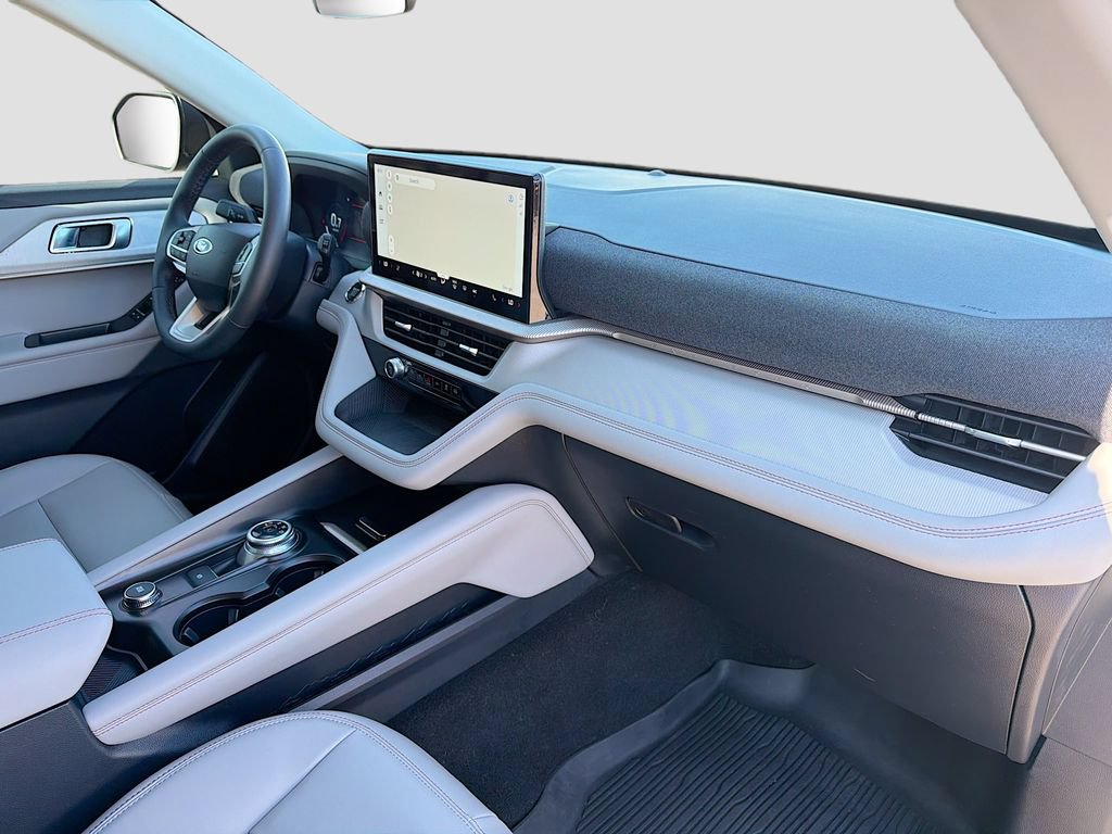 Certified 2025 Ford Explorer Active w/ Active Comfort Package AWD/4WD image 31