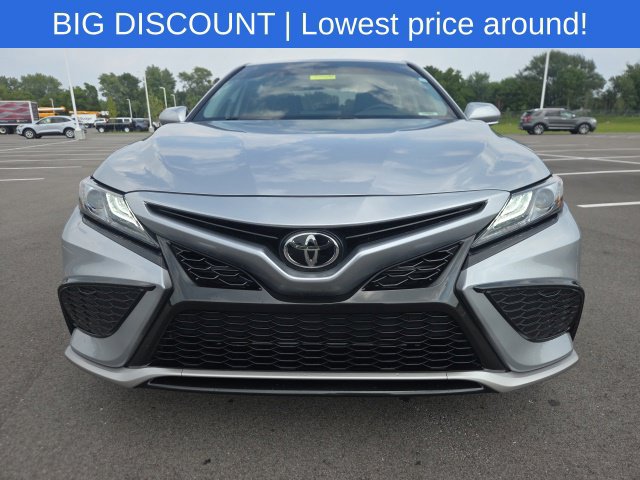 Used 2024 Toyota Camry XSE FWD image 3
