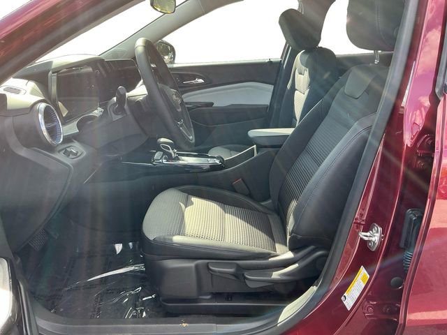 Used 2024 Chevrolet Trax LT w/ Driver Confidence Package FWD image 10