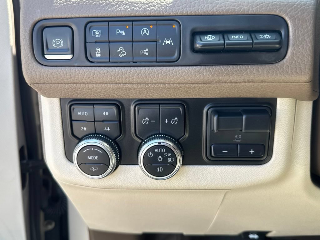 Used 2023 GMC Yukon XL Denali w/ Denali Reserve Package AWD/4WD image 29