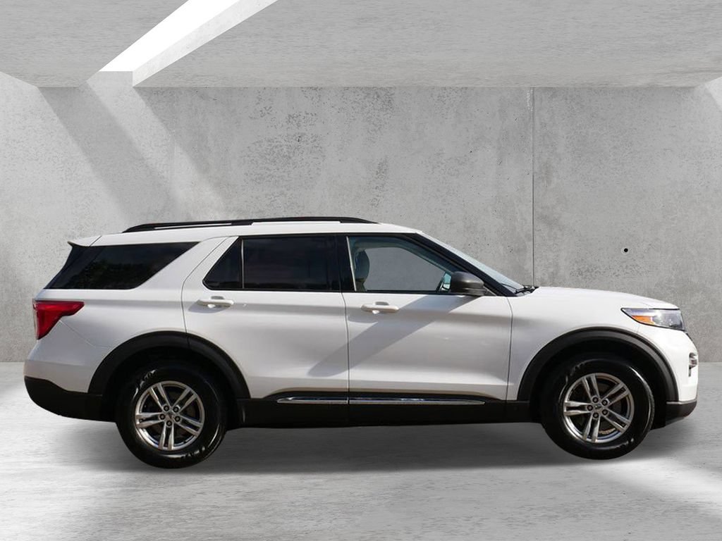 Certified 2020 Ford Explorer XLT w/ Equipment Group 202A AWD/4WD image 2