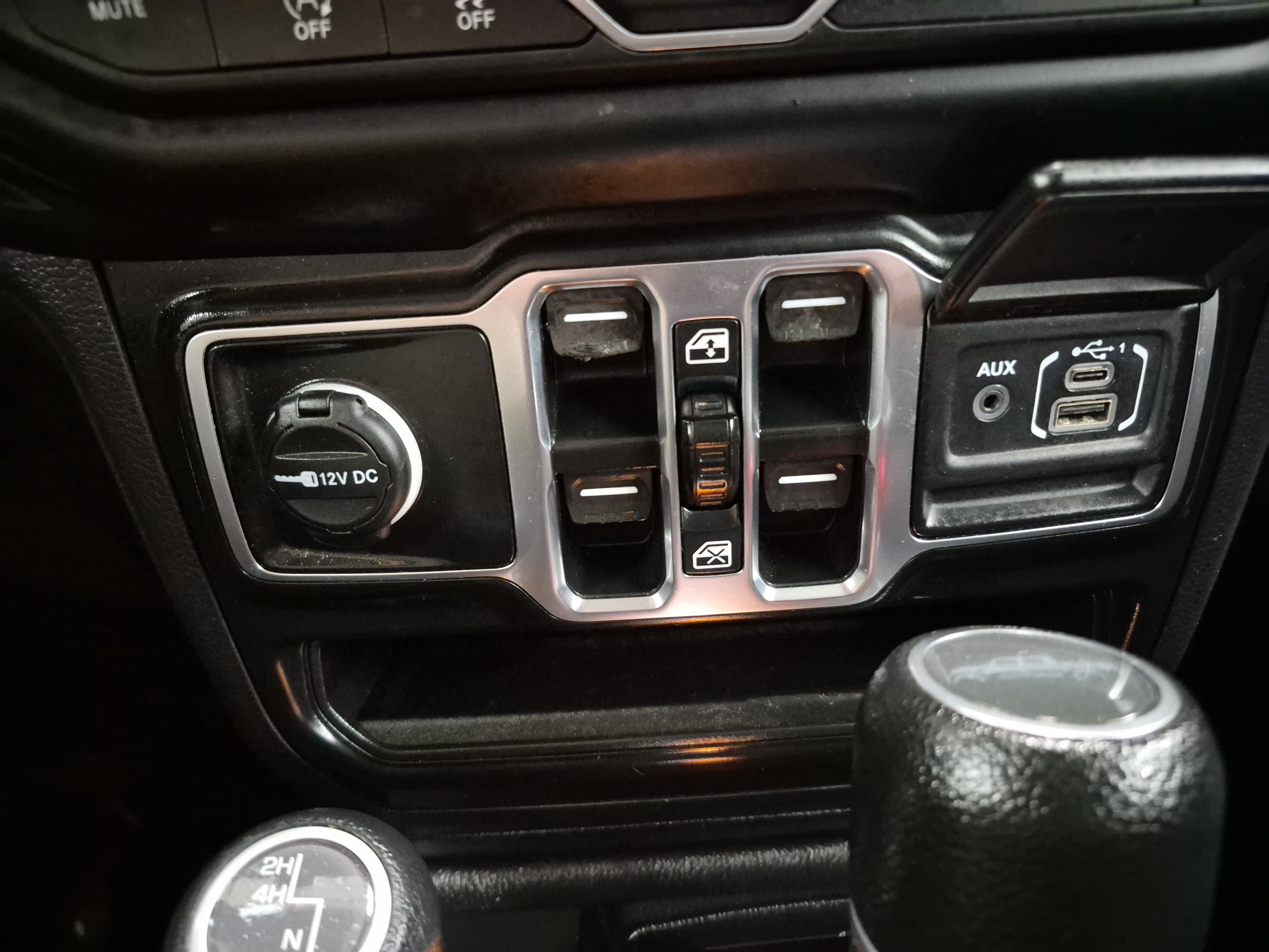 Used 2023 Jeep Gladiator Overland AWD/4WD image 32