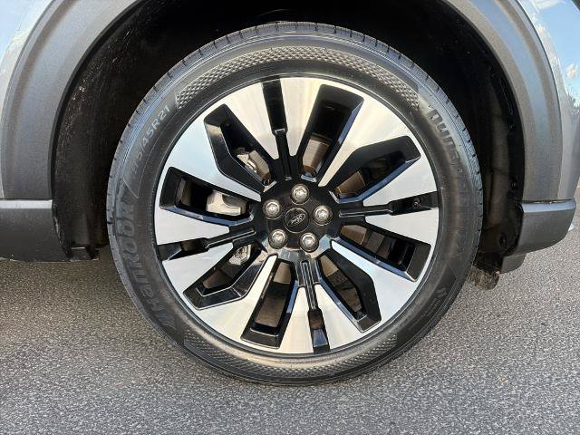 Certified 2025 Ford Explorer Platinum w/ LUX Leather Package AWD/4WD image 6