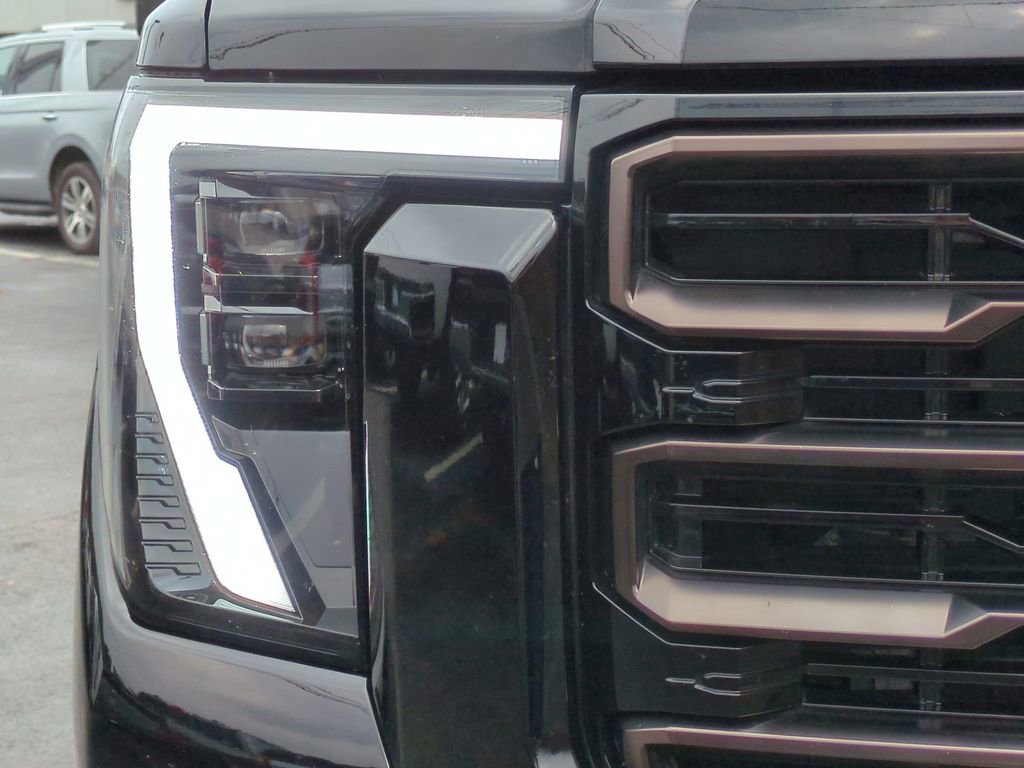 Used 2024 GMC Sierra 2500 AT4X image 10
