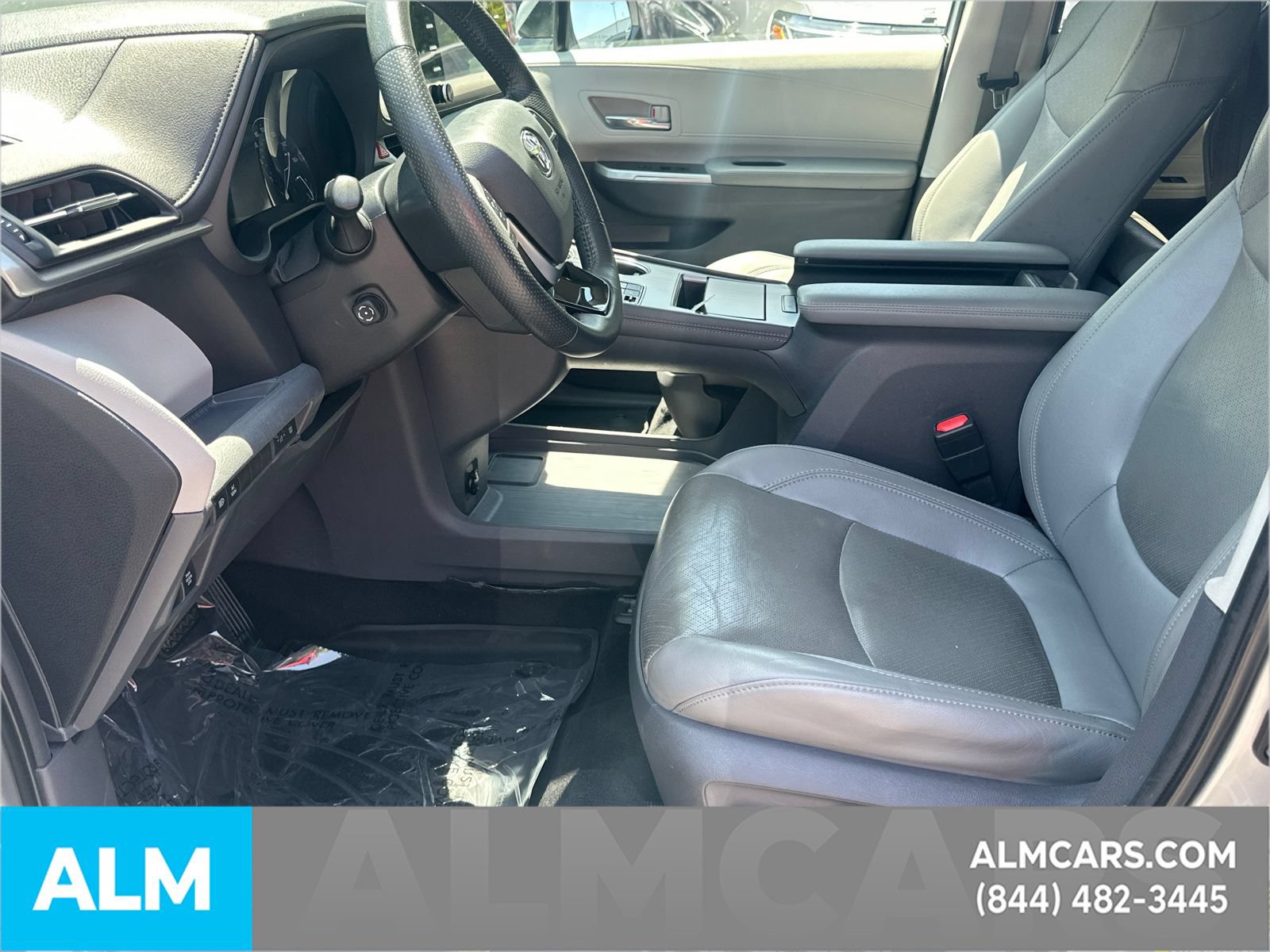 Used 2021 Toyota Sienna Limited FWD image 10