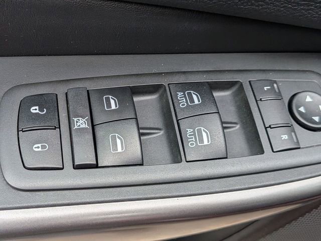 Used 2021 Jeep Cherokee Latitude Lux AWD/4WD image 16