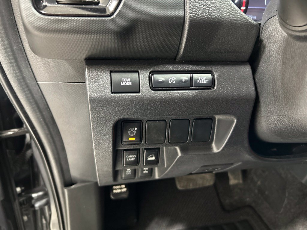Used 2023 Nissan Frontier PRO-4X w/ Technology Package AWD/4WD image 13