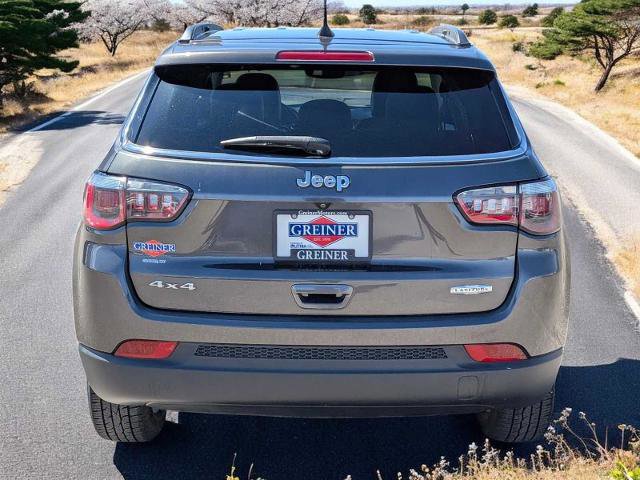 Used 2018 Jeep Compass Latitude w/ Popular Equipment Group AWD/4WD image 3