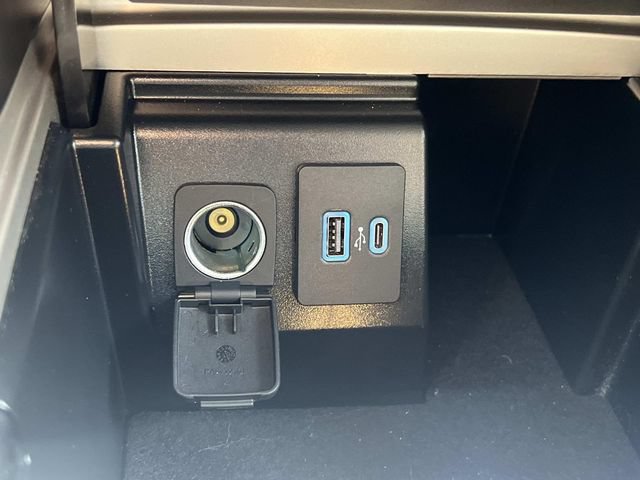 Certified 2024 Ford Explorer XLT w/ Equipment Group 202A AWD/4WD image 26