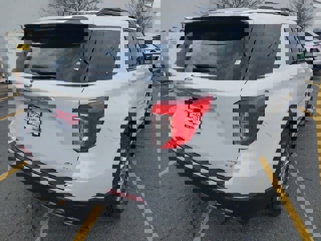 Certified 2021 Ford Explorer XLT w/ Equipment Group 202A image 8