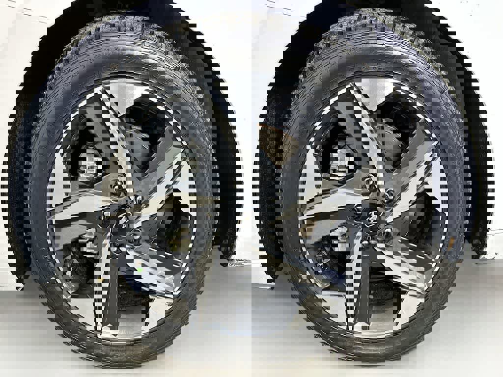 Used 2023 Hyundai Elantra SEL w/ Convenience Package image 7