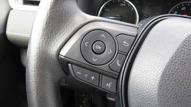 Used 2020 Toyota RAV4 LE image 21