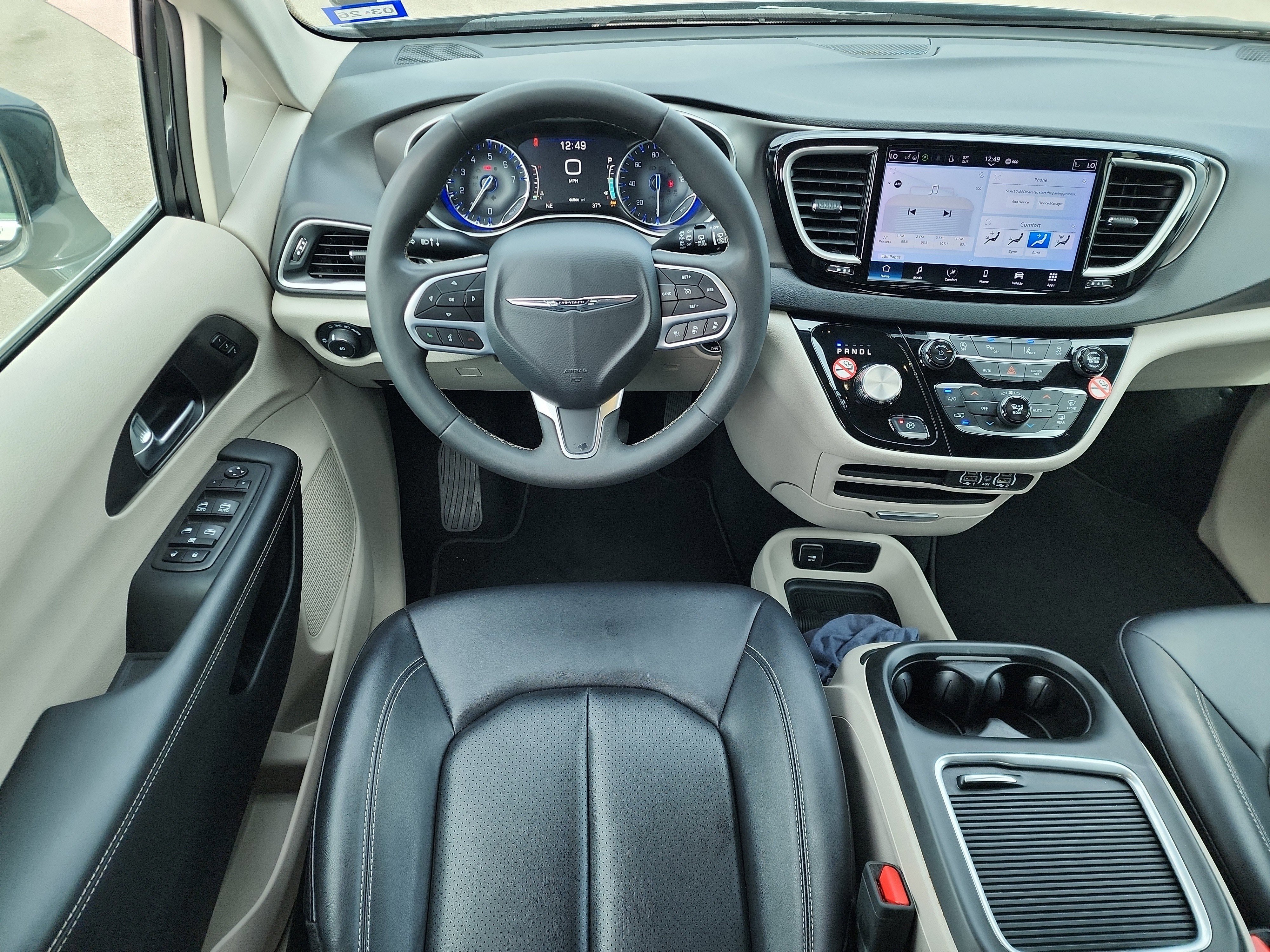 Used 2024 Chrysler Pacifica Touring-L image 14