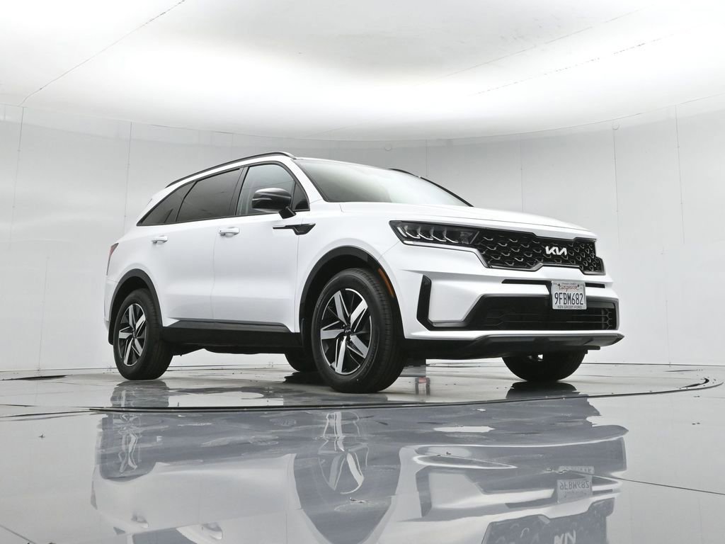 Used 2023 Kia Sorento S w/ Panoramic Sunroof Package image 5