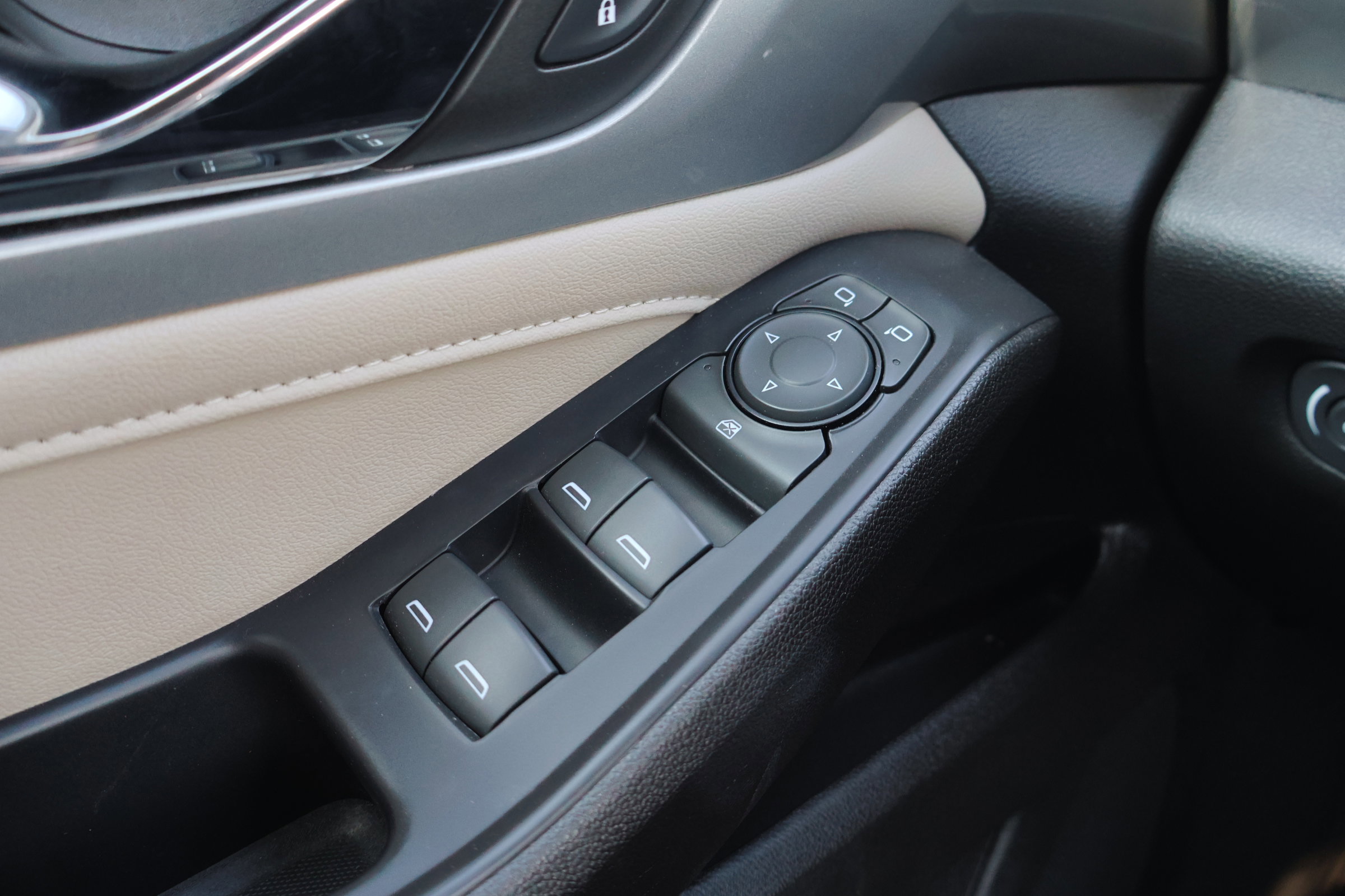 Used 2022 Chevrolet Traverse LS w/ LPO, Cargo Package image 15