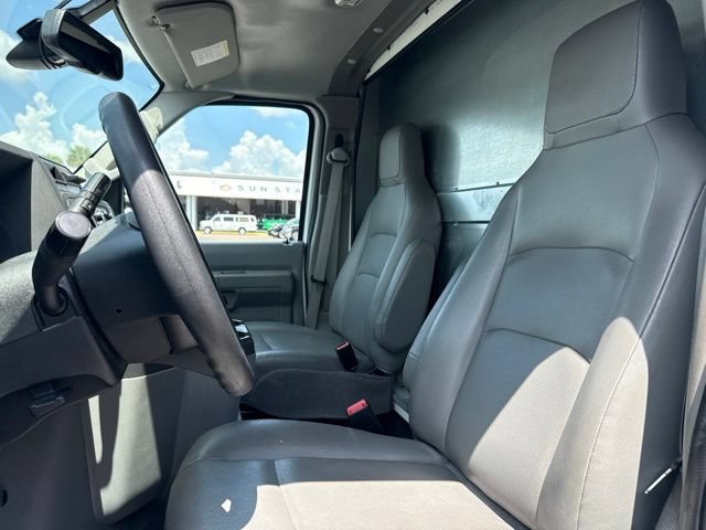 Certified 2024 Ford E-450 and Econoline 450 Super Duty w/ Driver's Safety Package RWD image 9