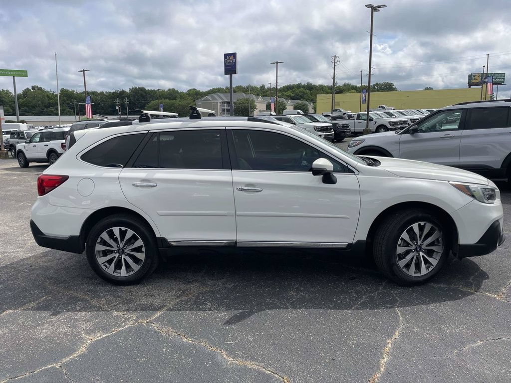 Used 2019 Subaru Outback 3.6R Touring w/ Popular Package #3A AWD/4WD image 2