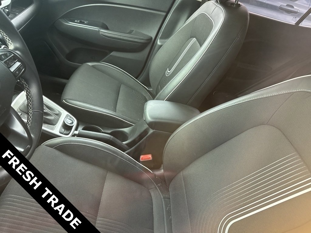 Used 2024 Hyundai Venue Limited image 9