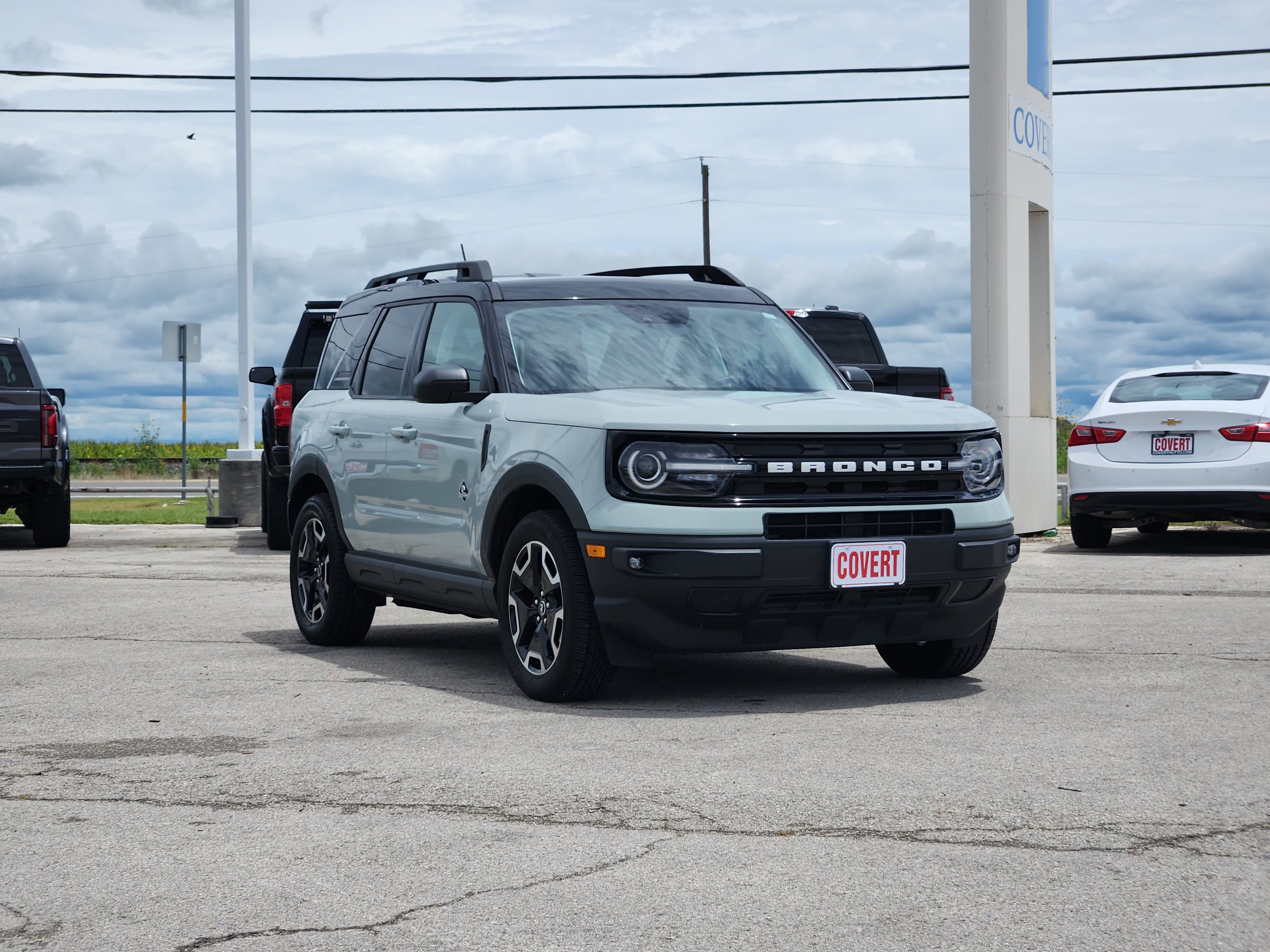 Certified 2022 Ford Bronco Sport Outer Banks w/ Tech Package AWD/4WD image 3