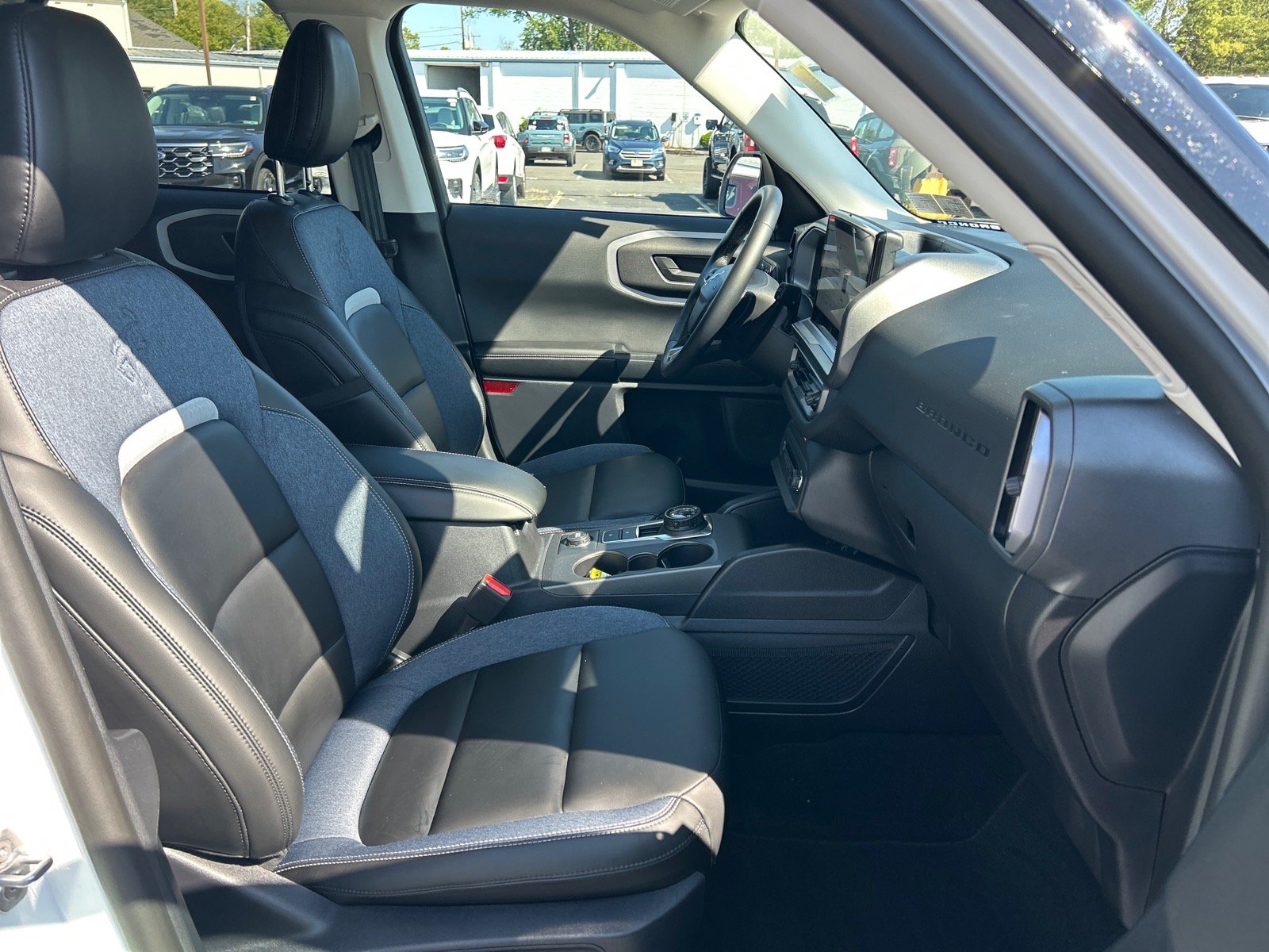 Certified 2025 Ford Bronco Sport Outer Banks w/ Outer Banks Tech Package+ AWD/4WD image 17