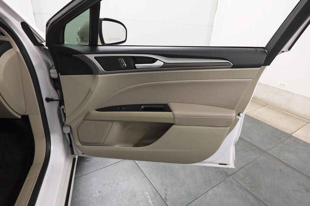 Certified 2019 Ford Fusion SEL FWD image 32