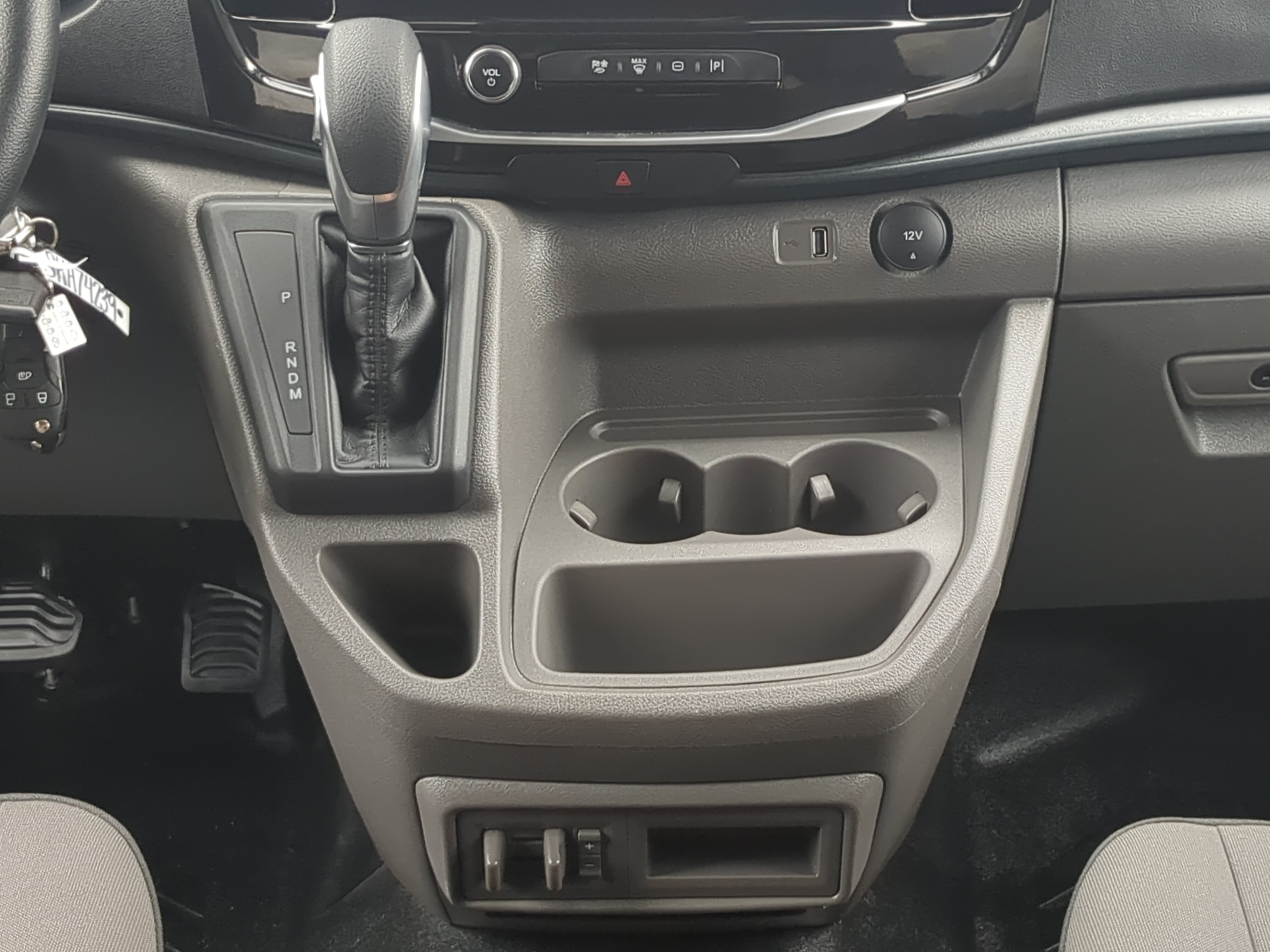 Certified 2025 Ford Transit 350 XLT RWD image 17