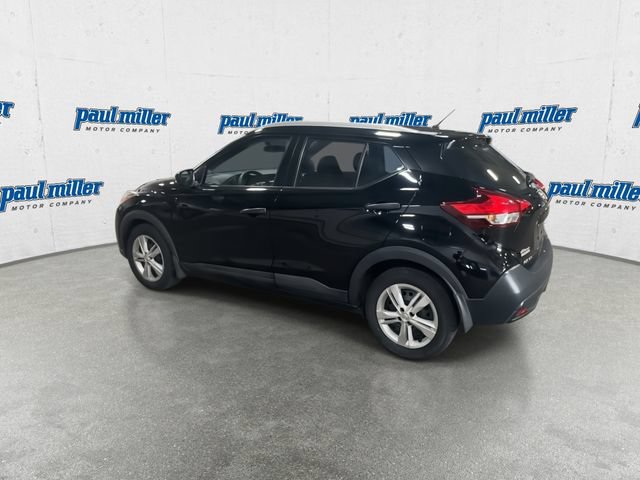 Used 2018 Nissan Kicks S FWD image 9