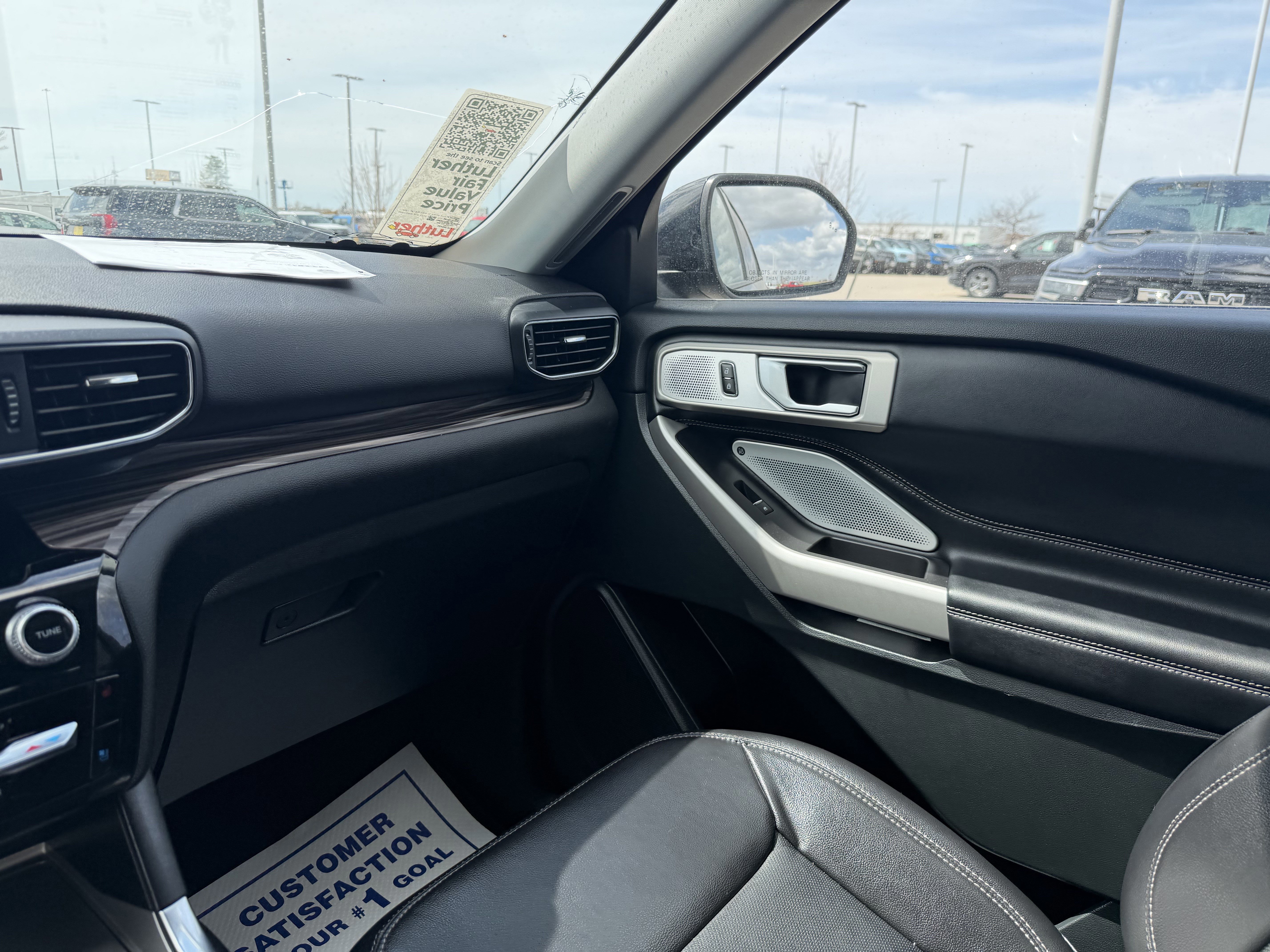 Certified 2023 Ford Explorer Limited w/ Limited Technology Package AWD/4WD image 11