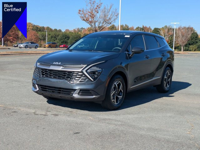 Used 2025 Kia Sportage LX image 1