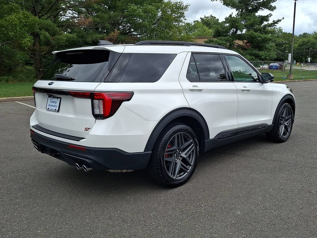 Certified 2025 Ford Explorer ST AWD/4WD image 9
