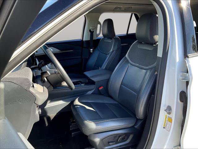 Certified 2025 Ford Explorer Active w/ Active Comfort Package AWD/4WD image 23
