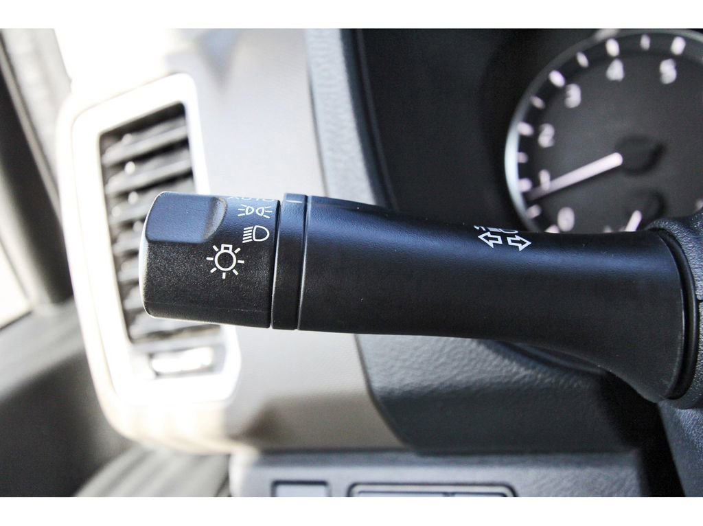 Used 2022 Nissan Frontier SV w/ Technology Package image 22