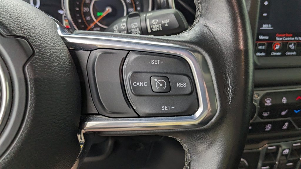 Used 2021 Jeep Wrangler Unlimited Sahara AWD/4WD image 33
