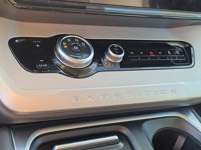 Certified 2025 Ford Expedition Active AWD/4WD image 11