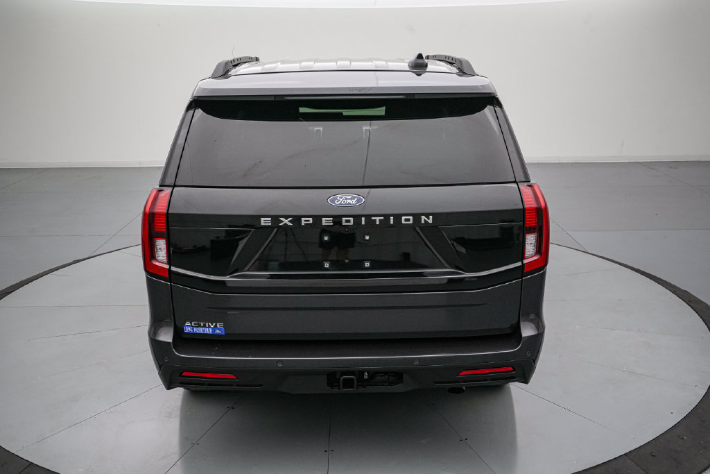 Certified 2025 Ford Expedition Active AWD/4WD image 5