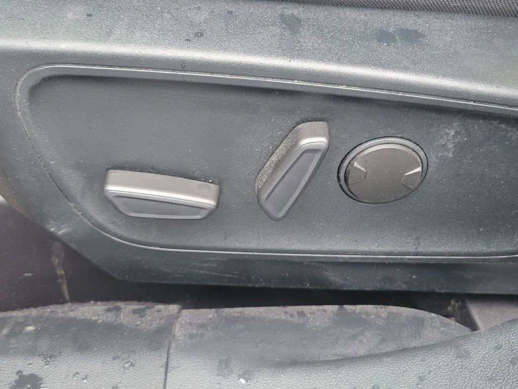 Certified 2020 Ford Escape SE image 15