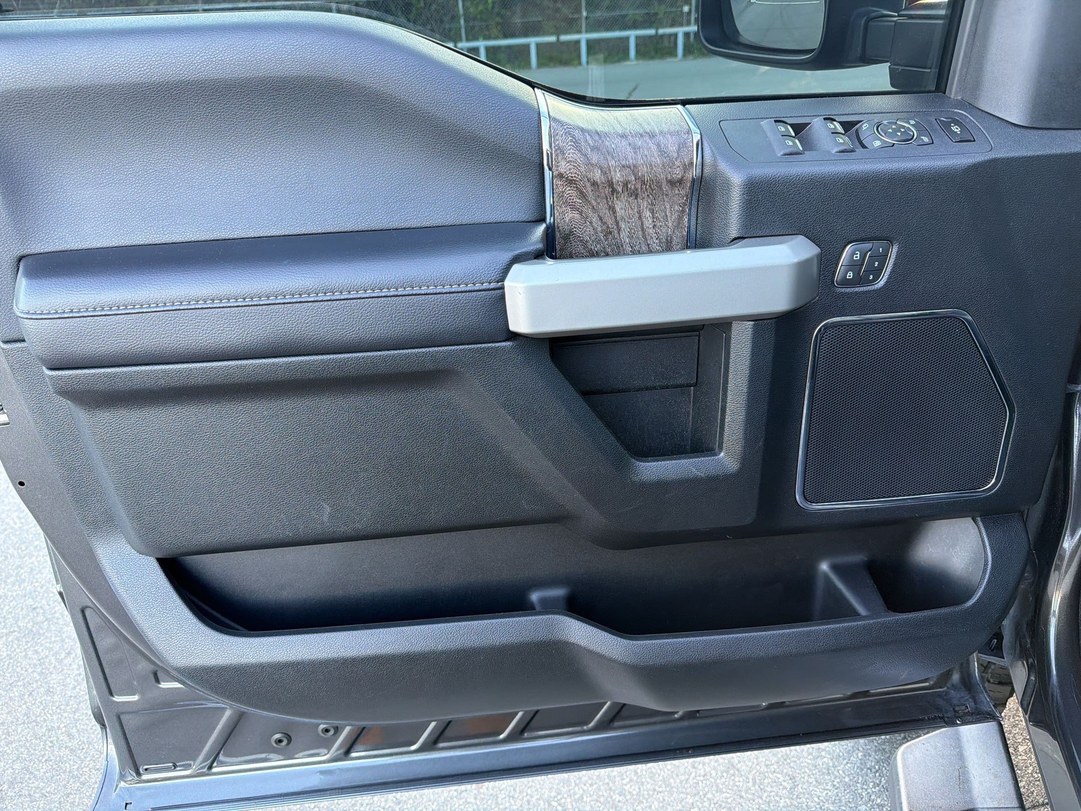 Certified 2019 Ford F250 Lariat w/ Lariat Ultimate Package AWD/4WD image 15