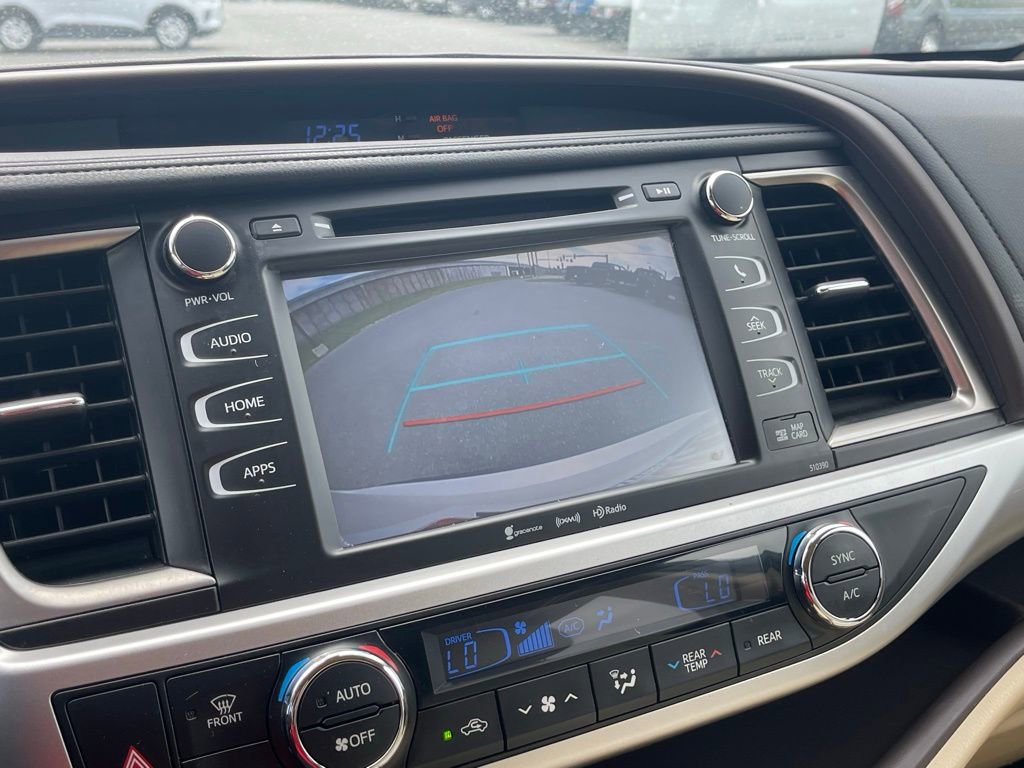 Used 2019 Toyota Highlander XLE AWD/4WD image 41