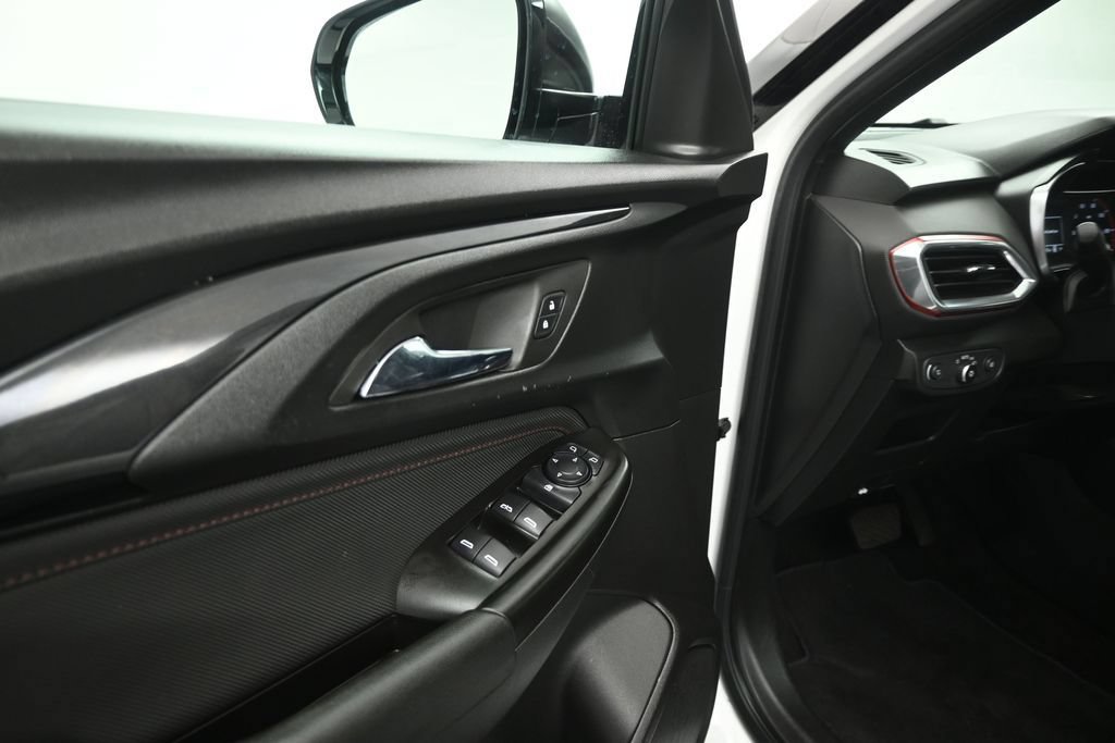 Used 2021 Chevrolet TrailBlazer RS FWD image 8